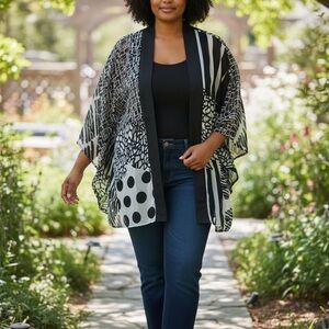 Chico's Black and White Travelers Kimono